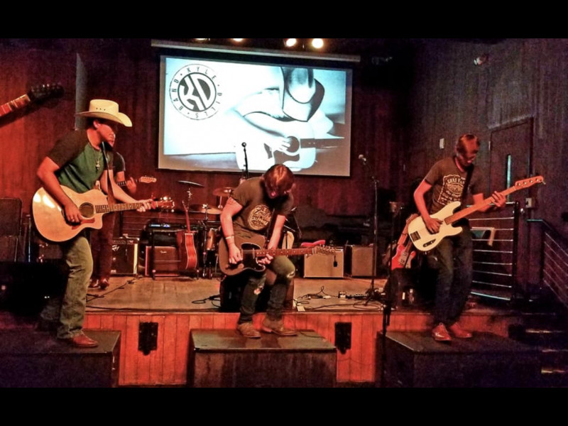 kyle-dills-band-opening-act